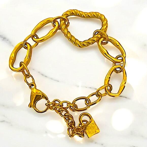 Stampd Jewelry - Gold Stainless Steel Heart Chain Link Bracelet